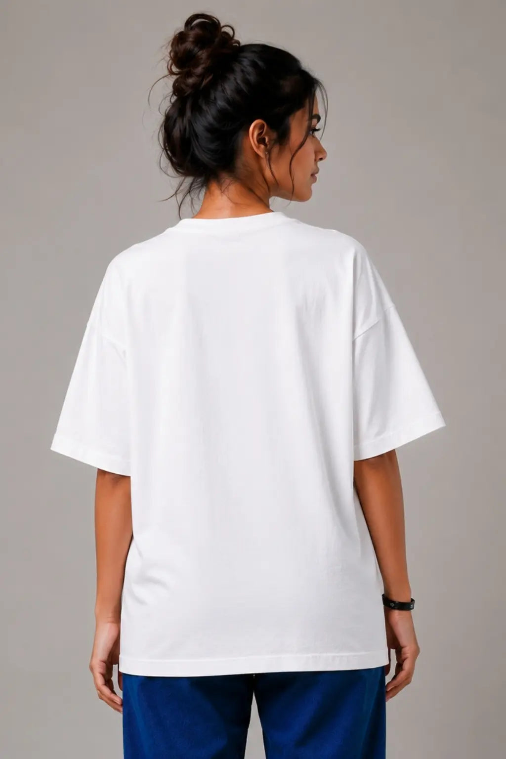Back view of JUNOSHI white oversized cotton t-shirt, plain back, Hola Argentina front-print design