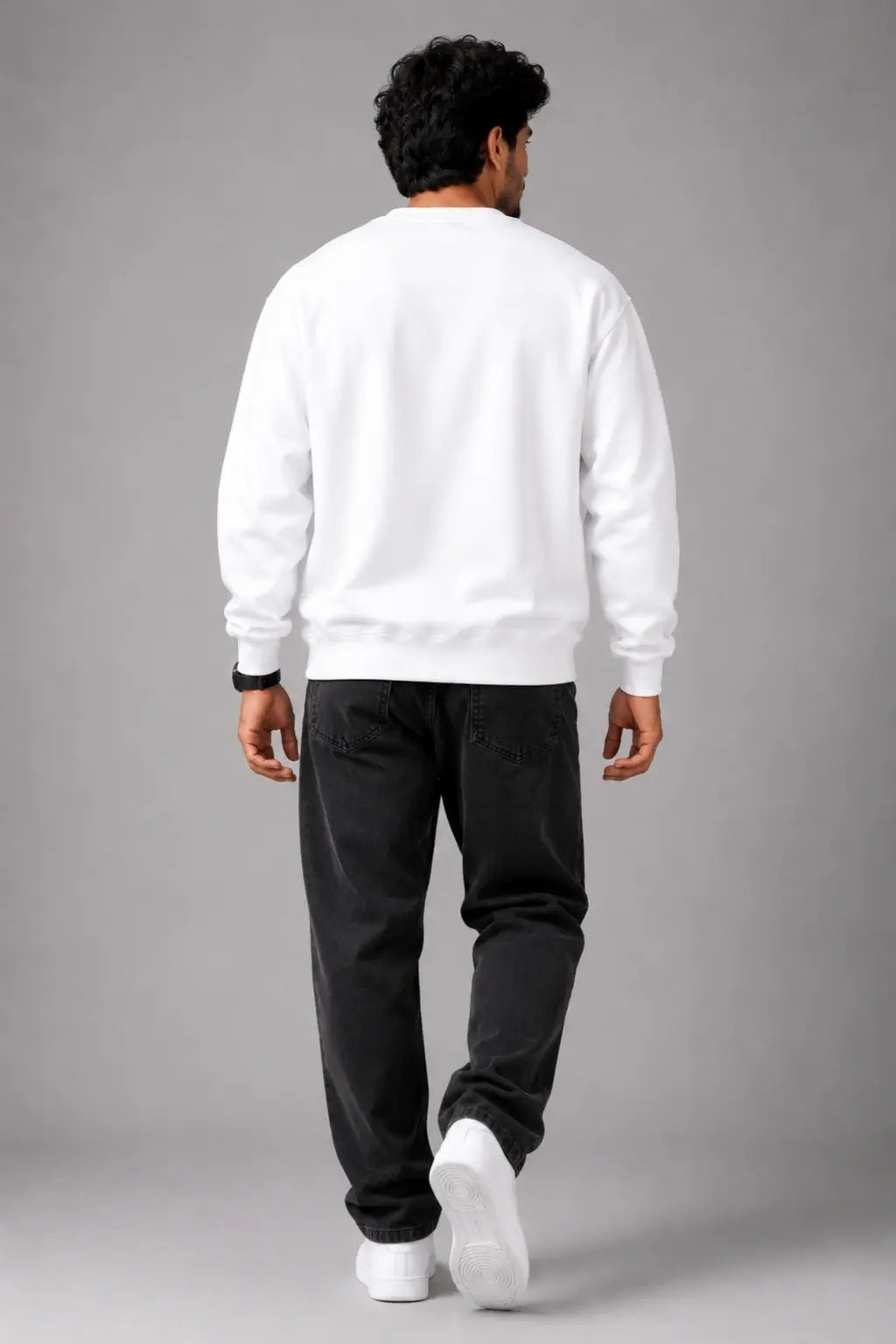 JUNOSHI Oversized Sweatshirt Men White — Back Fit View, Streetwear Silhouette for Travelers