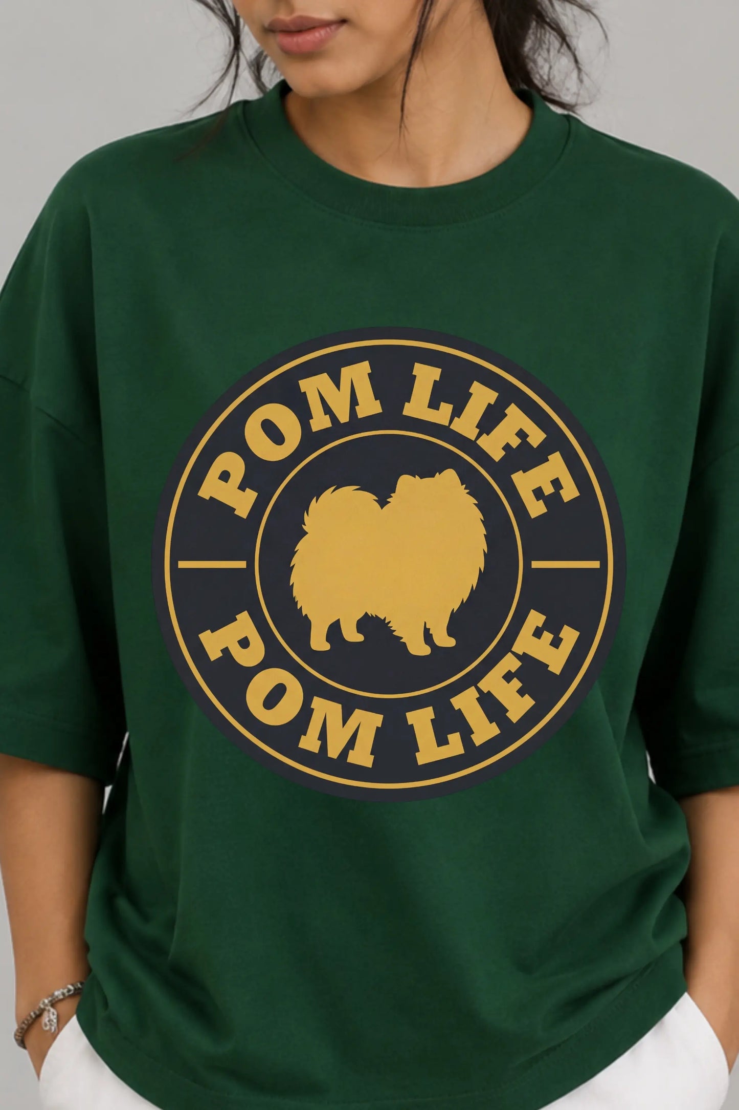 Pom Life Badge Graphic Closeup — Pomeranian Dog Parent Oversized Tee Bottle Green | JUNOSHI